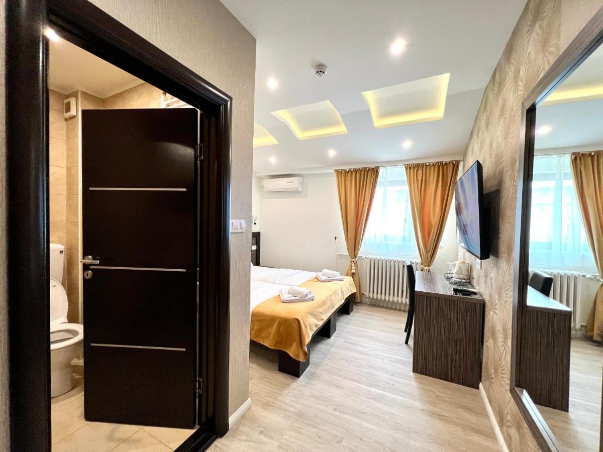 Hotel Side One Design Garni 3*