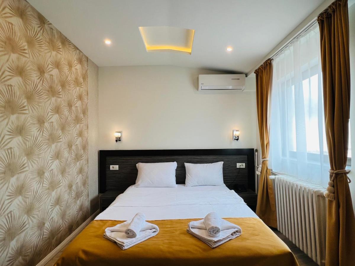 Hotel Side One Design Garni 3*