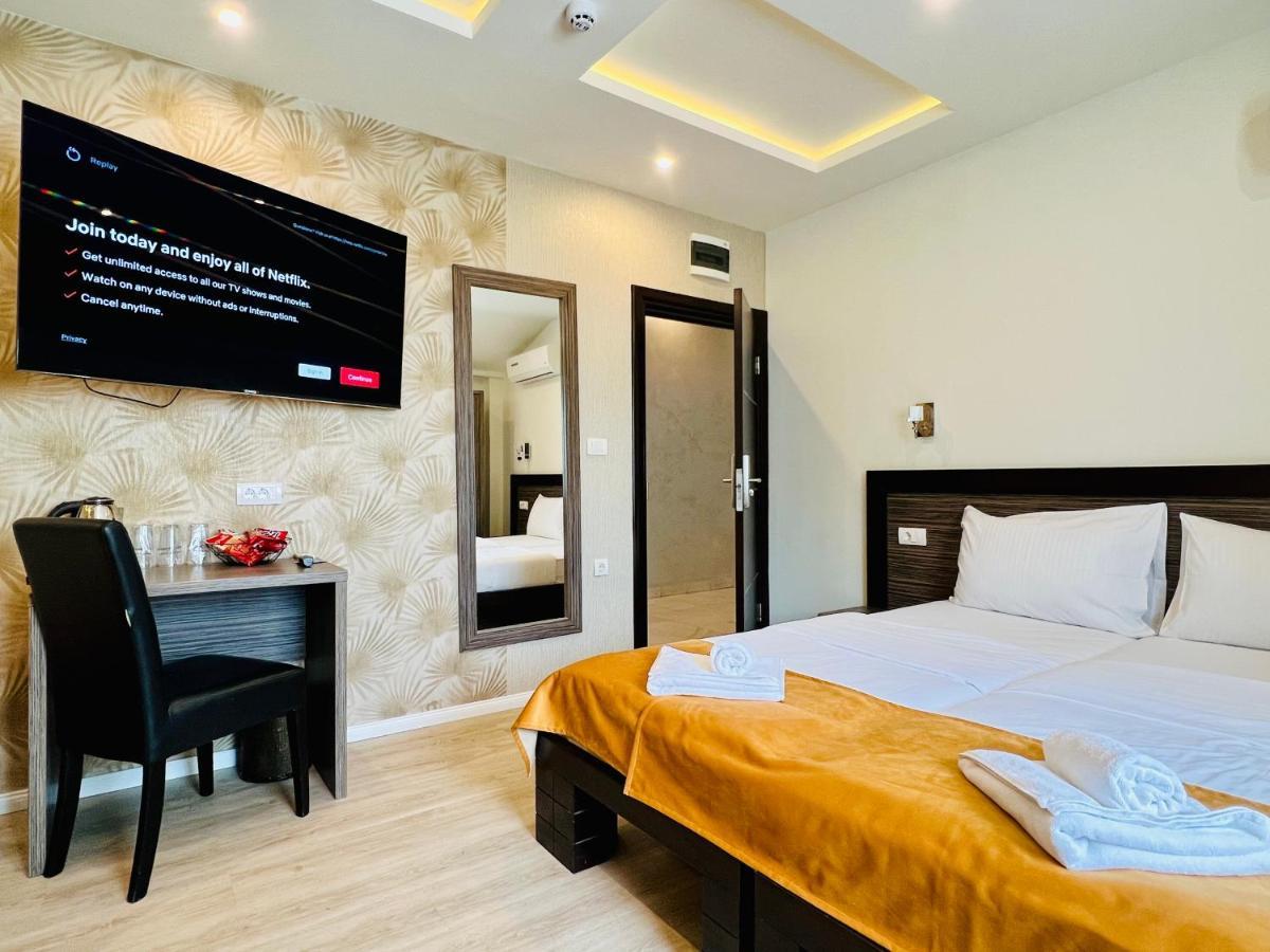 Side One Design Garni Hotel 3*